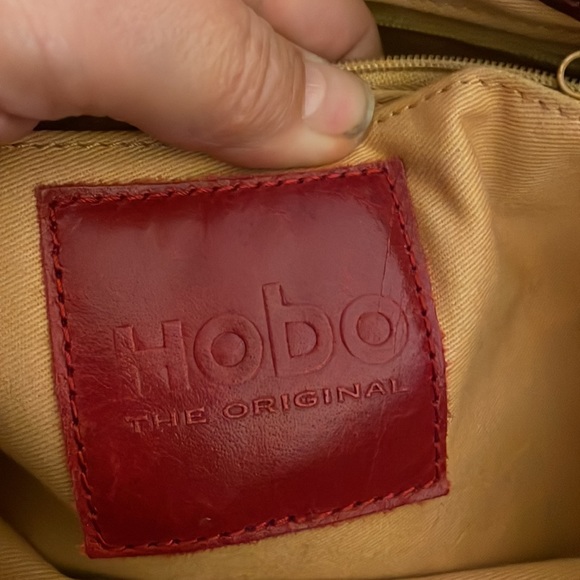 Hobo Maroon Patent Leather three Compartment Satchel/Crossbody - Picture 6 of 13